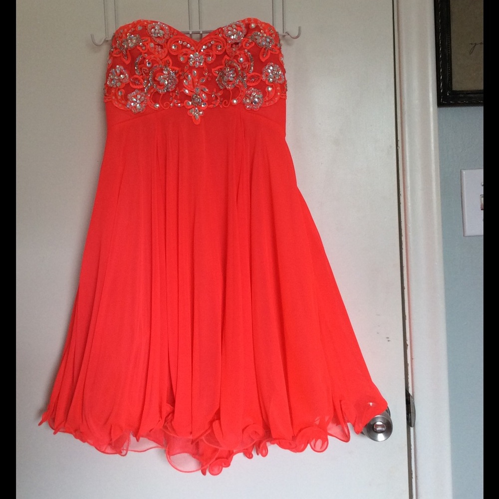 coral/neon pink miniature formal/prom dress🎀