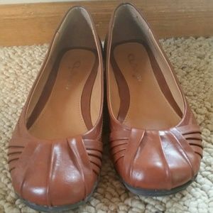 Chinese Laundry Brown Flats