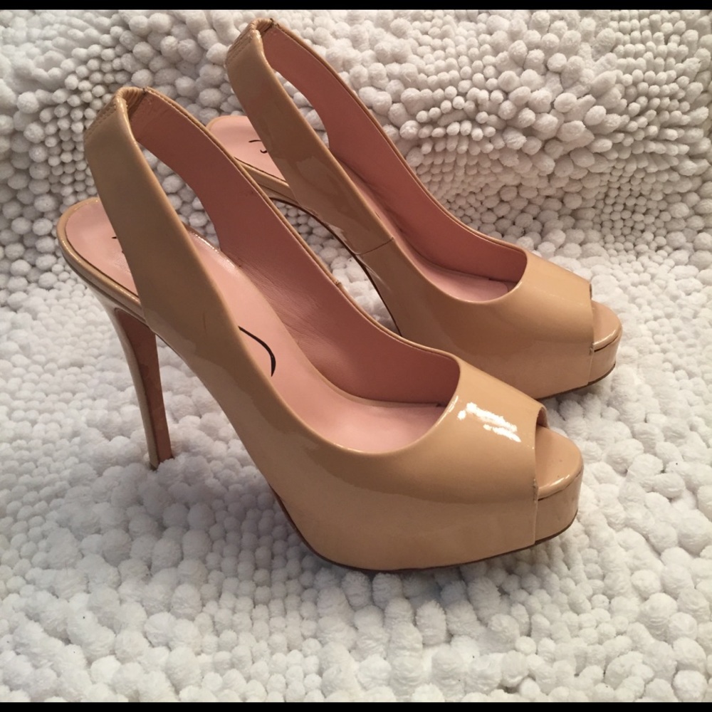 PENCEY PATENT LEATHER SLING BACKS 7.5