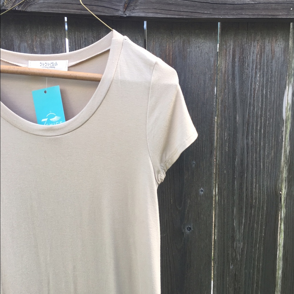 {khaki} tee - Picture 2 of 4