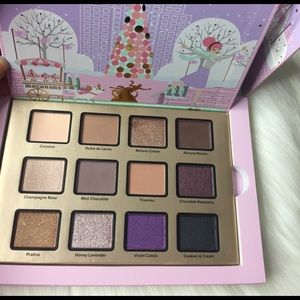 Too Faced Makeup - Too Faced L.E Christmas in NY Merry Macarons Too Faced Makeup - Too Faced L.E Christmas in NY Merry Macarons