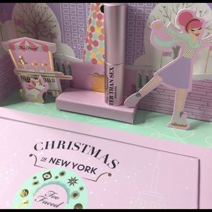 Too Faced Makeup - Too Faced L.E Christmas in NY Merry Macarons Too Faced Makeup - Too Faced L.E Christmas in NY Merry Macarons