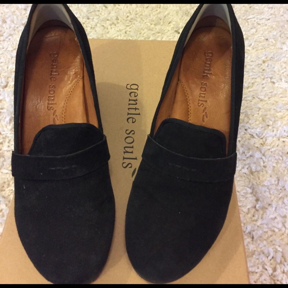 Gentle Souls size 7 wedge
