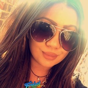 Meet your Posher, Sana