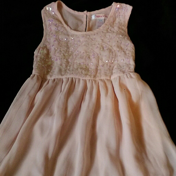 Pretty Dress - Picture 2 of 3