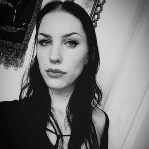 Meet your Posher, Madeleine