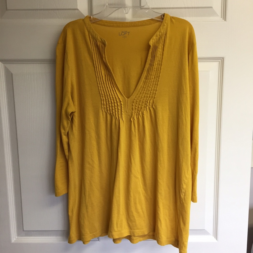 Ann Taylor Loft Size L Mustard Tee