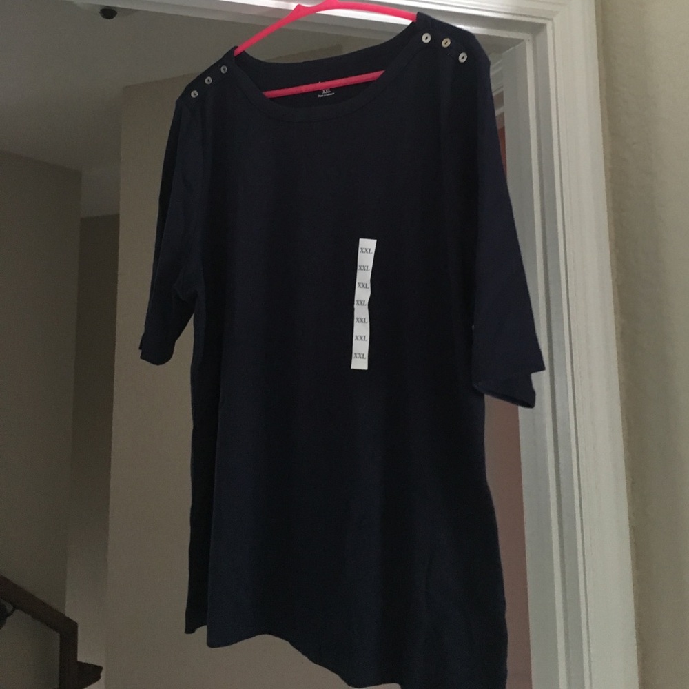 Navy blue tee