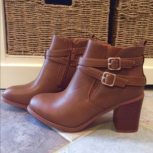 Brand new brown booties!