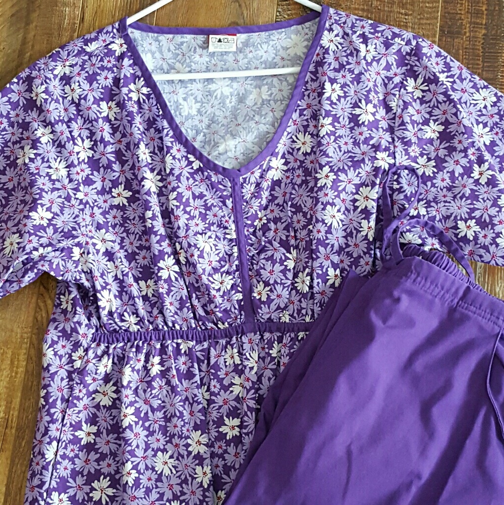 Women's Dickie's scrubs, size XL