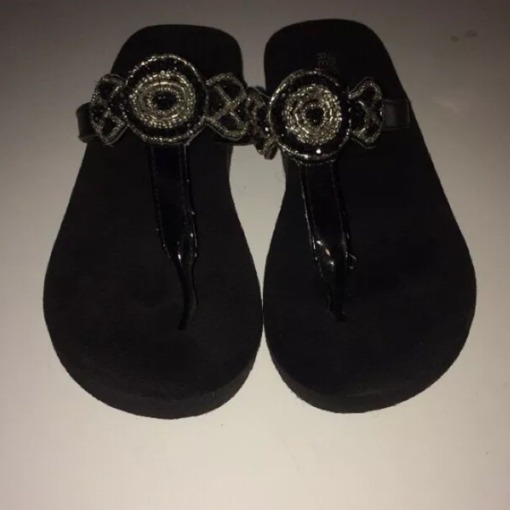 "Sharp Focus" Kenneth Cole Reaction Flip Flops, 8M