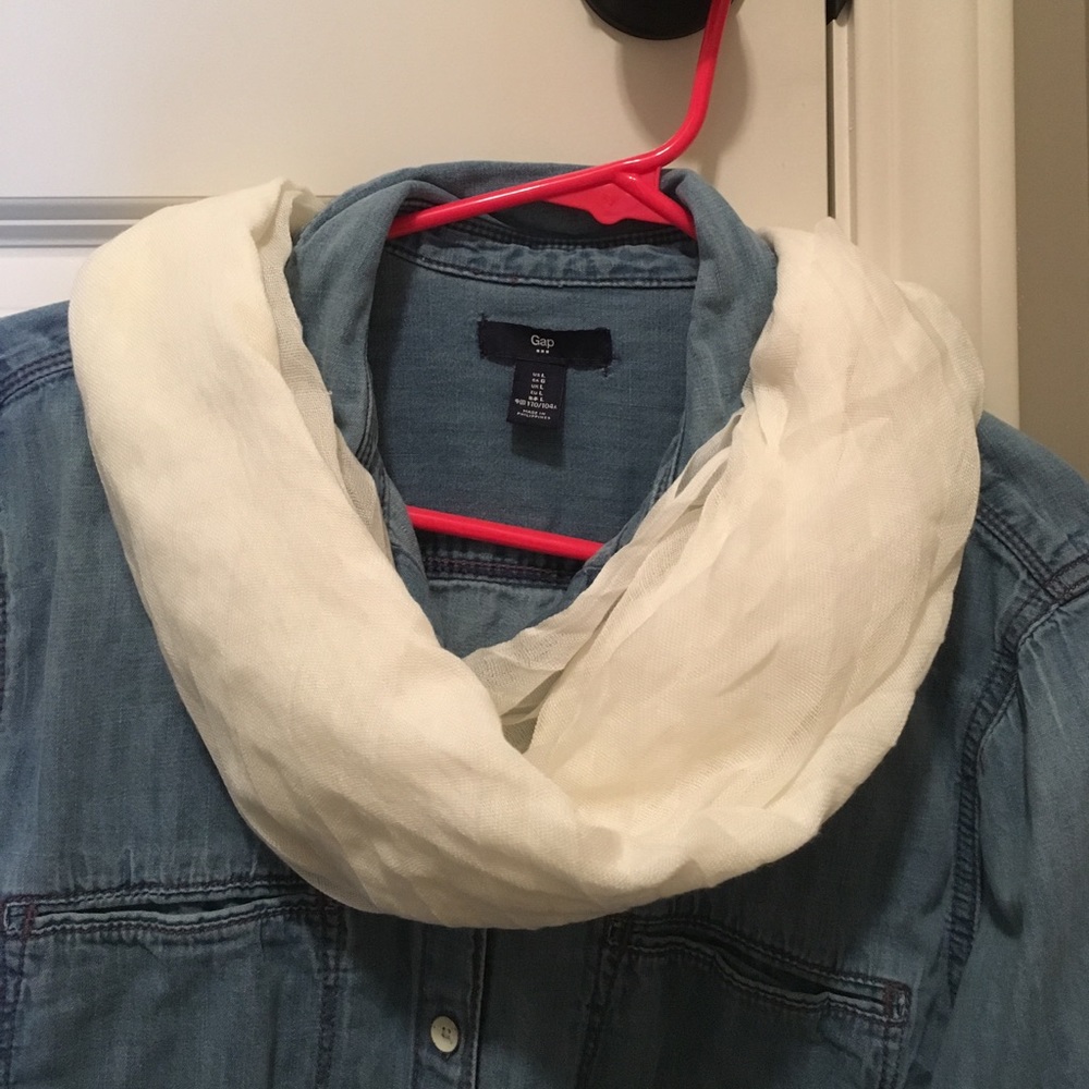 NWOT H&M Scarf