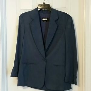 Blue blazer size 6 petite