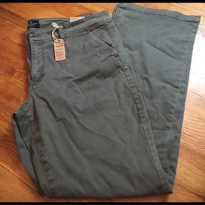 NWT Olive green AE jeans