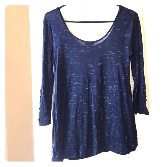 Top - Picture 2 of 3