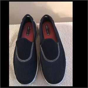 Sketchers GO WALK 2 slip on sneakers