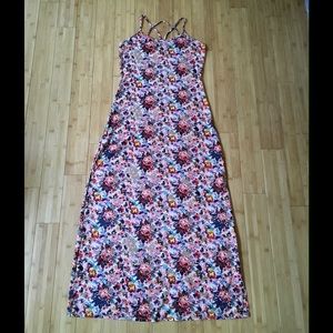 Flower print maxi dress. With two side slits.