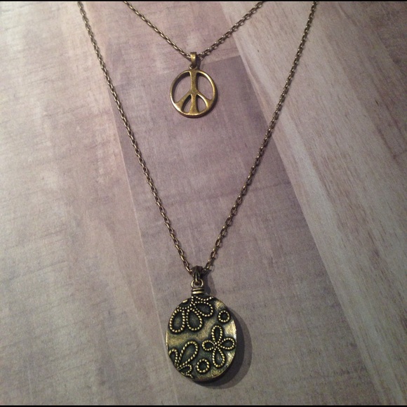 Lucky Brand Gold & Jade layered Necklace - Picture 7 of 8