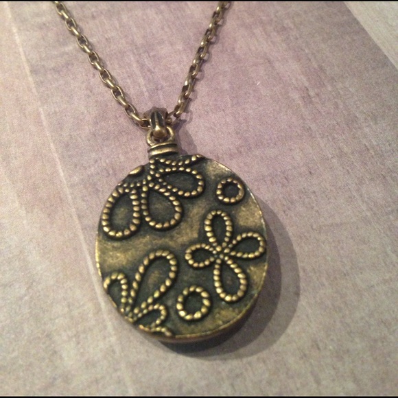 Lucky Brand Gold & Jade layered Necklace - Picture 8 of 8