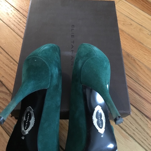 🔹Final Sale🔹Elie Tahari suede peep toe pumps - Picture 3 of 4