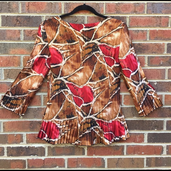 Blouse. - Picture 2 of 2