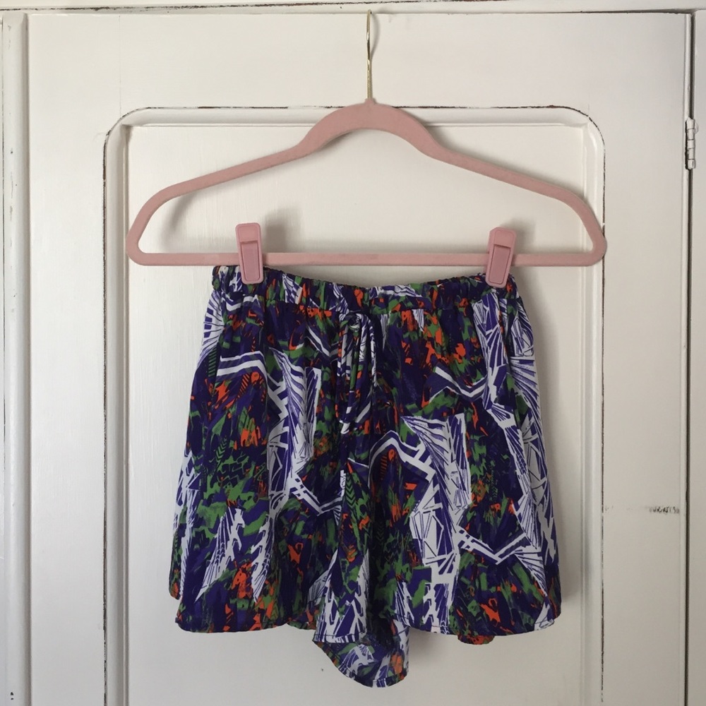 Graphic shorts