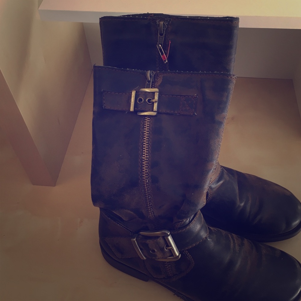 Combat boots