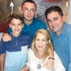 Meet your Posher, Lazaro