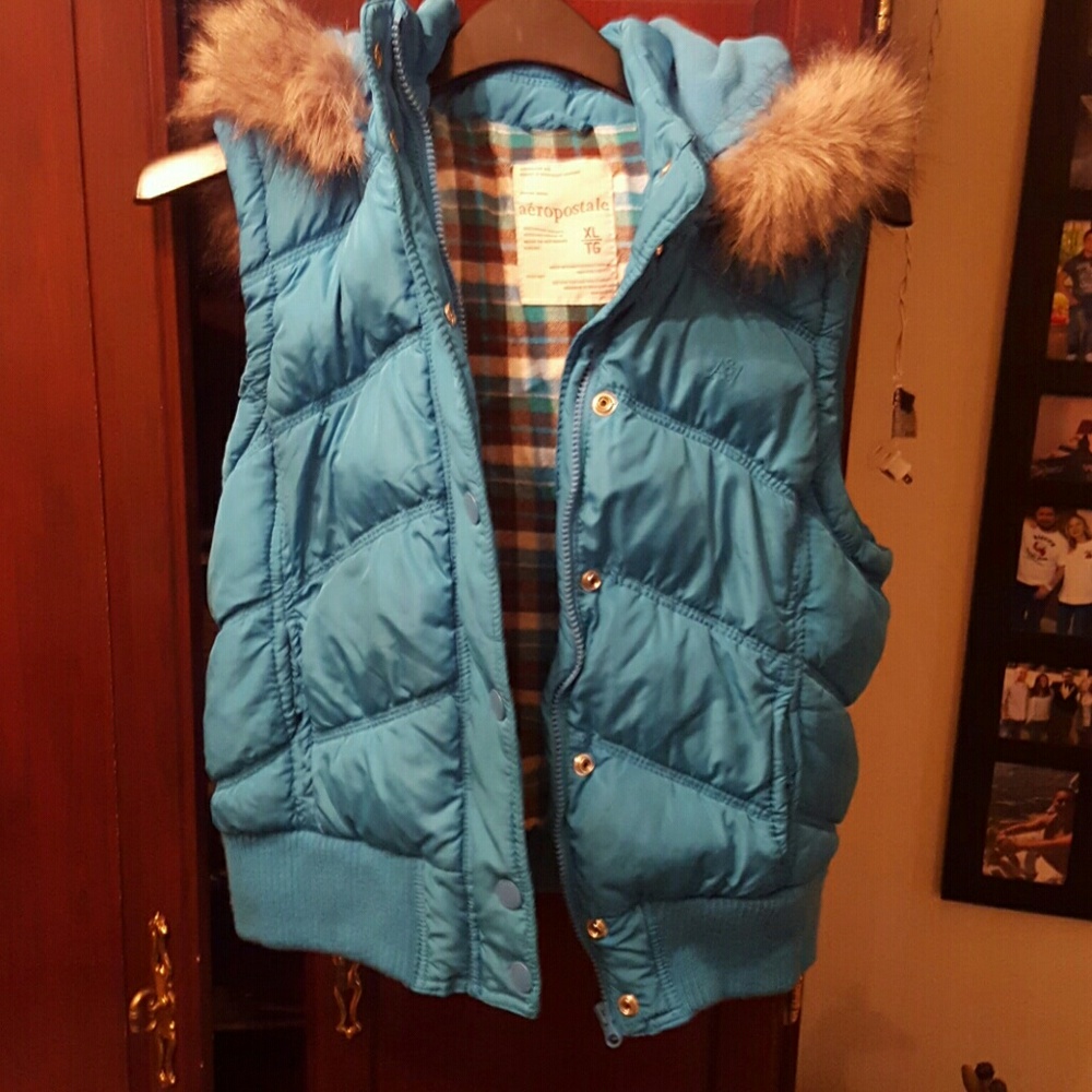 Aeropostle puffer vest w/removable hood
