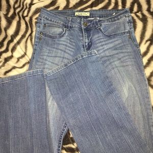 Loose Fit Studded Jeans