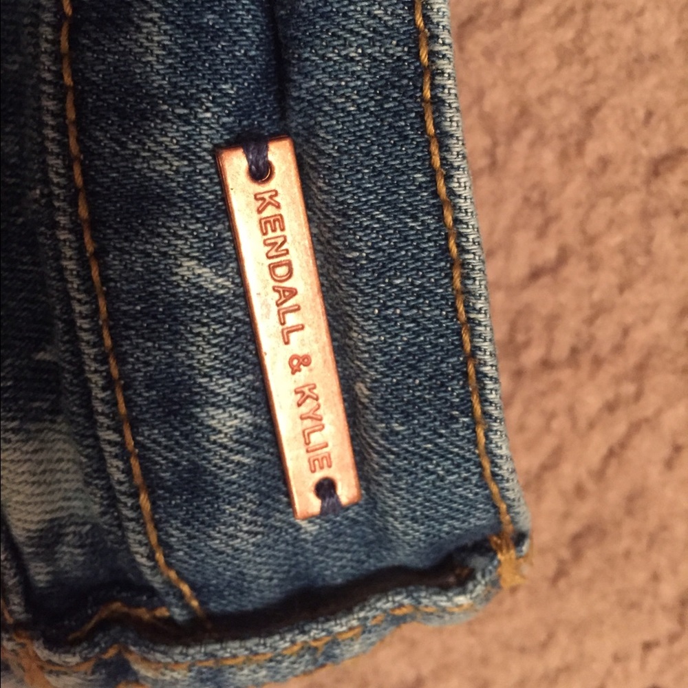 Kendall and Kylie Custom Acid Wash Shorts Size 3 - Picture 4 of 5