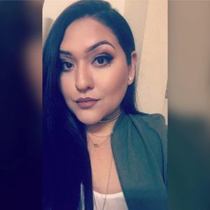 Meet your Posher, Yanely