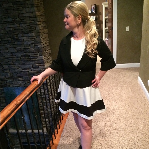 Meet your Posher, Lisa - Picture 2 of 3