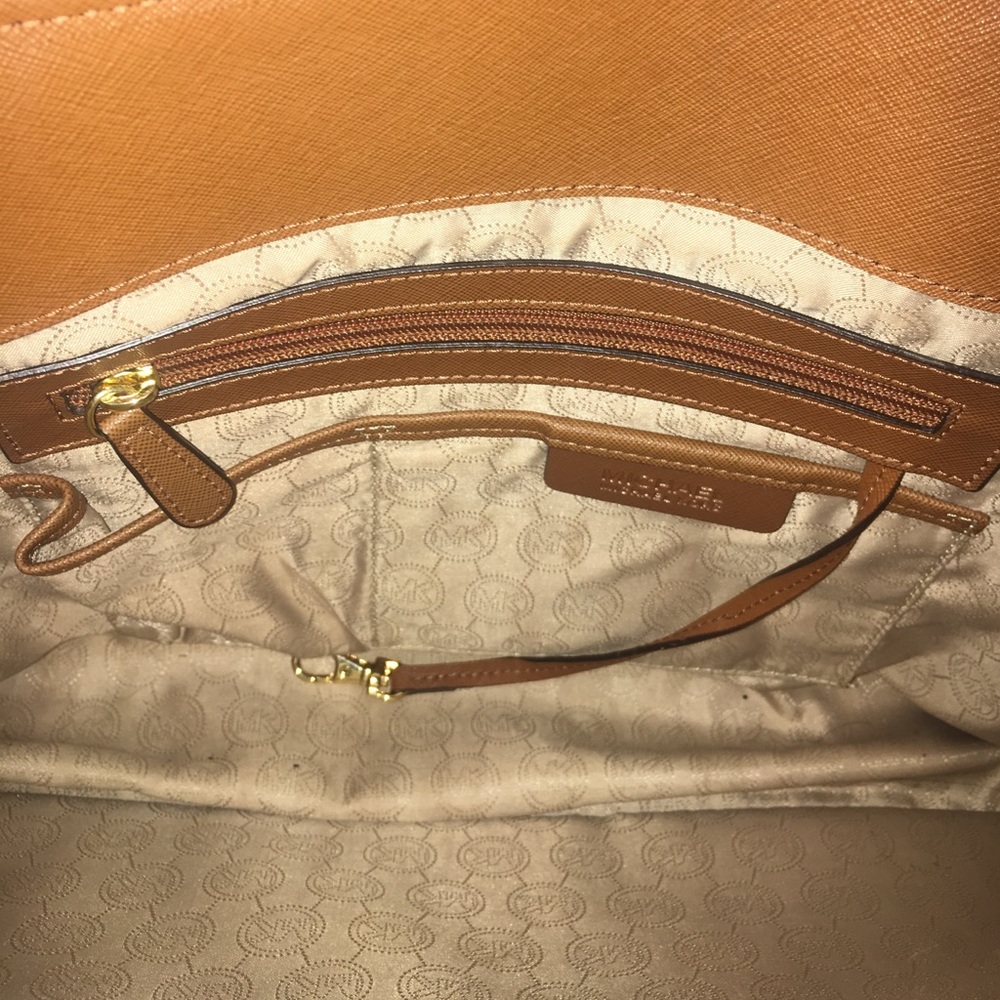 MK Jet Tote - Picture 4 of 4