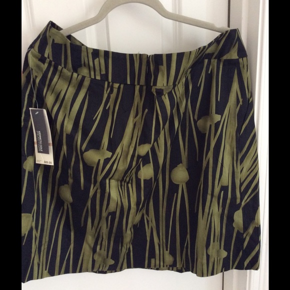 Kenneth Cole reaction skirt - Picture 3 of 4