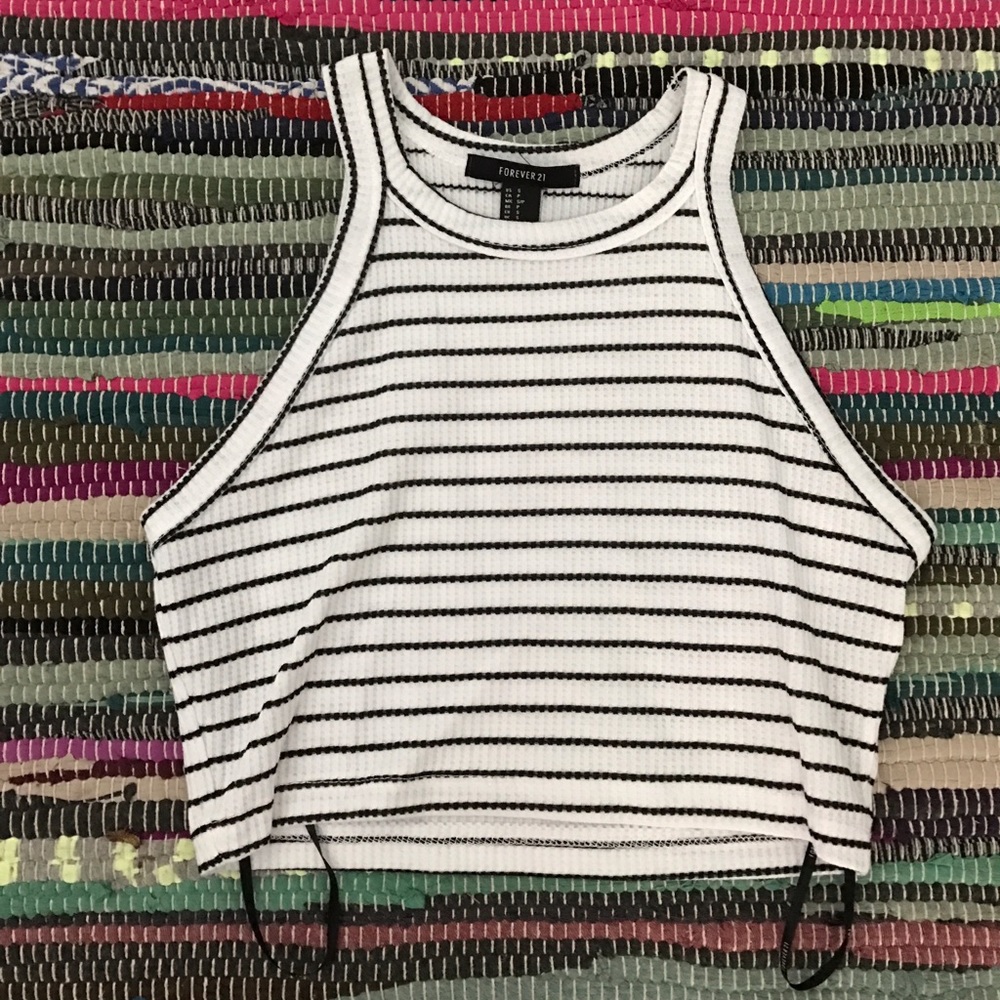 ⚫️SOLD⚫️High Neck Striped Crop Top