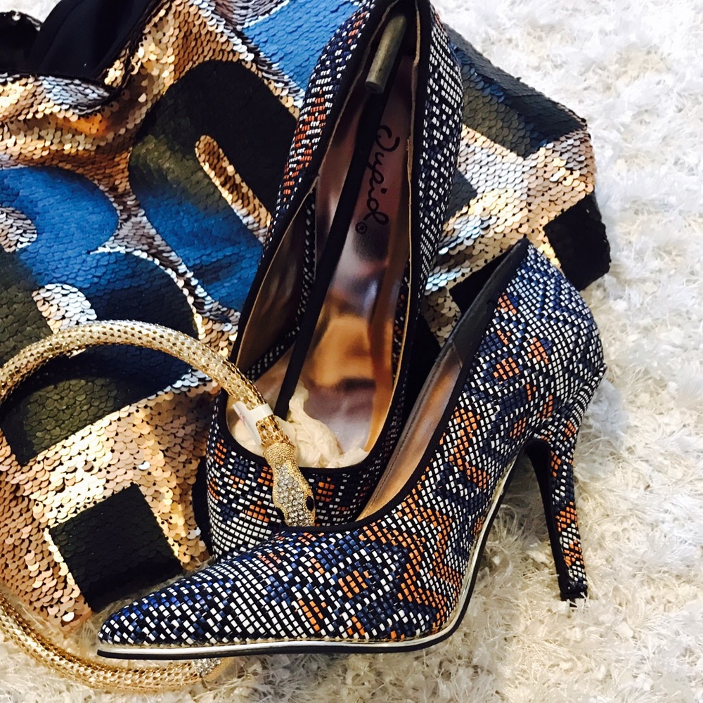 Closed toed heels