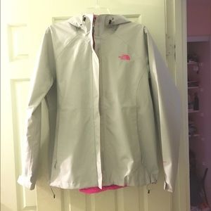 NWOT North face women's venture jacket