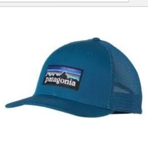 Patagonia women's logo trucker hat!