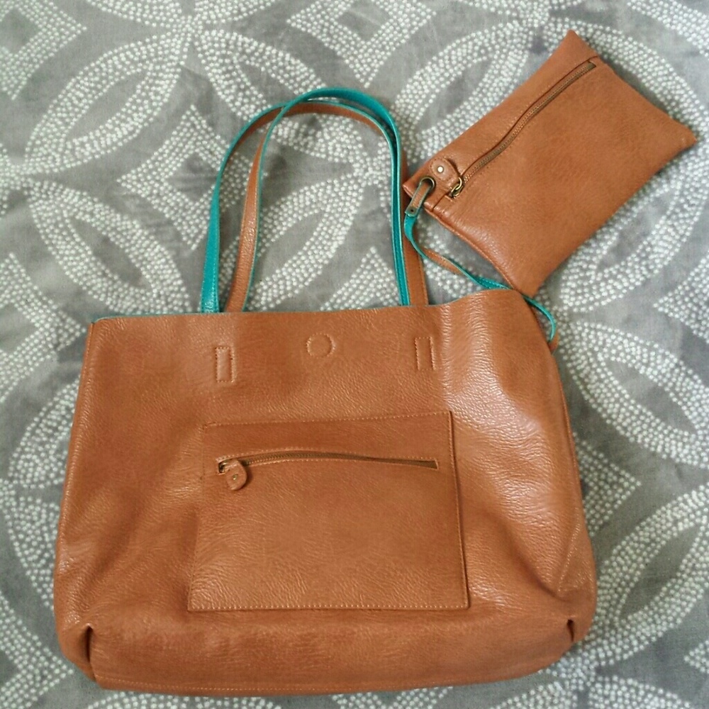 🎉LAST CHANCE🎉Reversible Tote - Picture 2 of 4