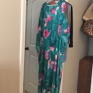 Show me your Mumu Magna Mae Maxi. Beach cover up.