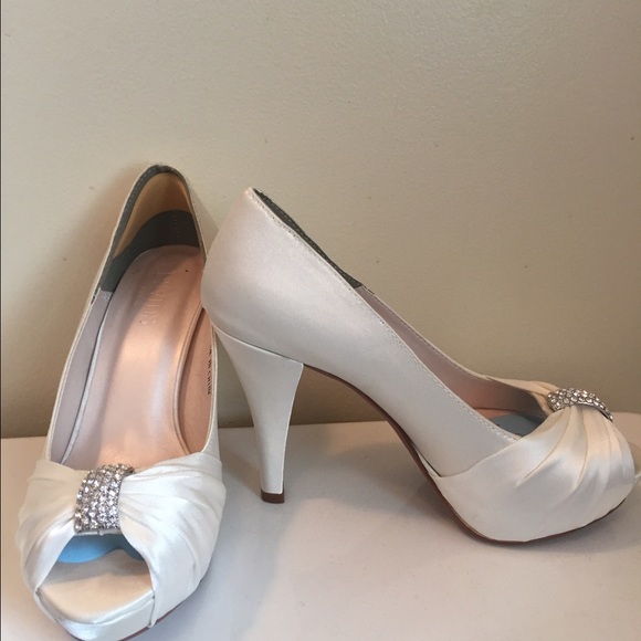 Ivory peep toe heels - Picture 2 of 5