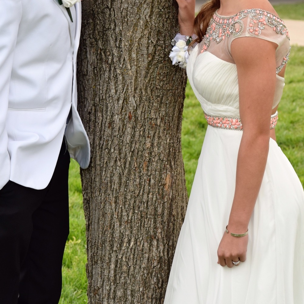 Off white colored beautiful prom dress Alice Paris