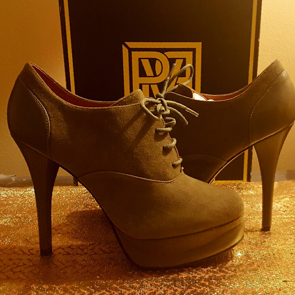 Pour le Victoire lace up Oxforshoes with platforms
