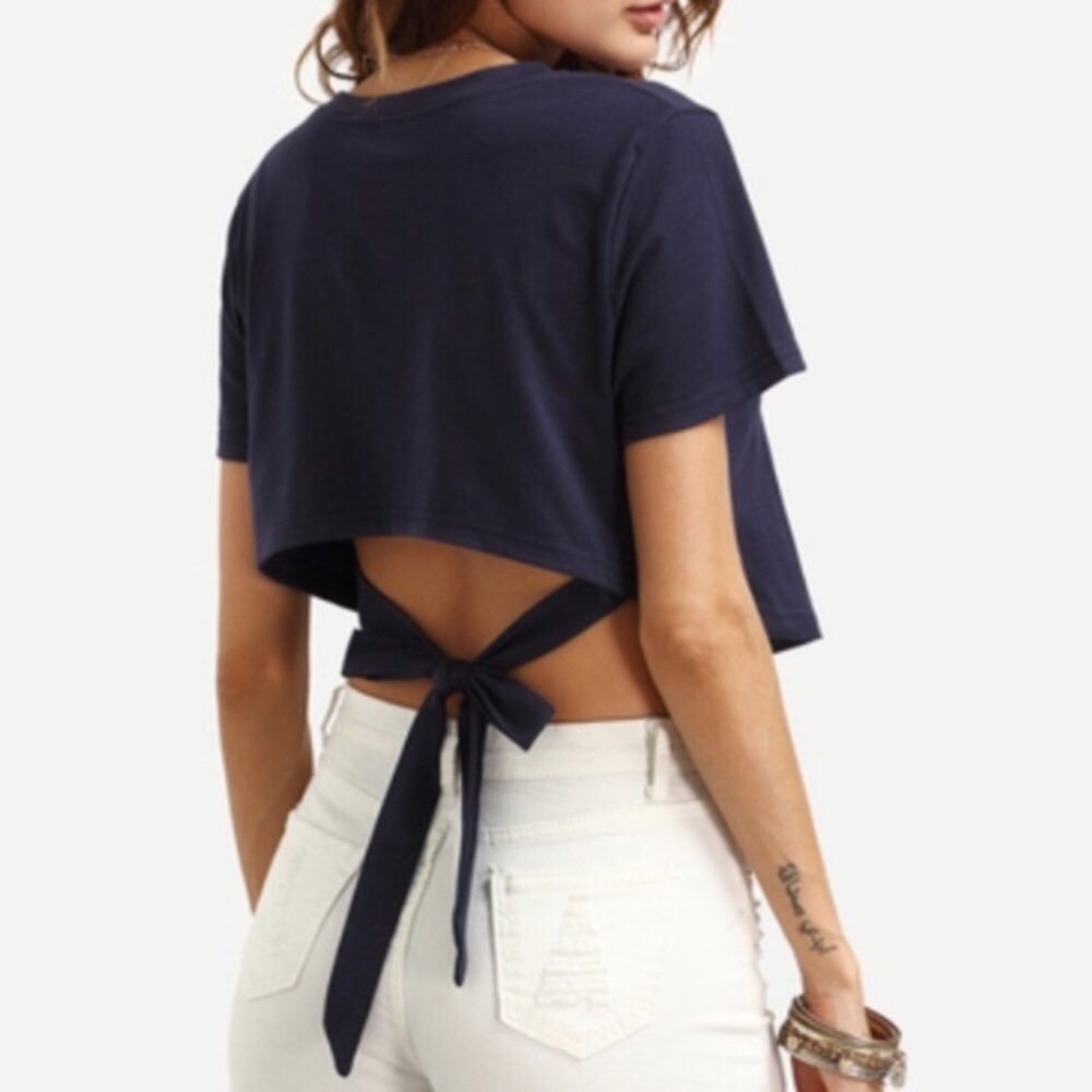 ๐2xHP๐ Navy Self Tie Crop Top - Picture 2 of 6