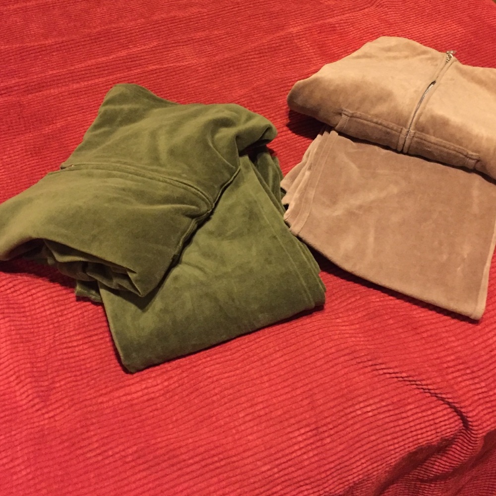 SOLD !!!NY York and company velour sweatsuits