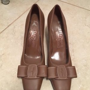 Salvatore ferragamo brown leather heels, 6B