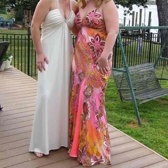 Floral Beaded Pink Cache dress Prom size 12 - Picture 3 of 4