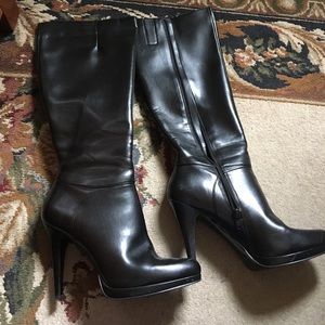 High heel black boots