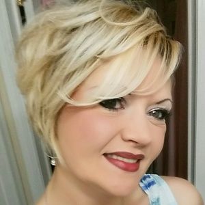 Meet your Posher, Alexis